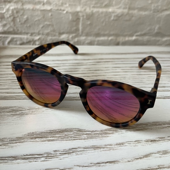 Illesteva Accessories Illesteva Round Mirrored Lens Sunglasses Poshmark